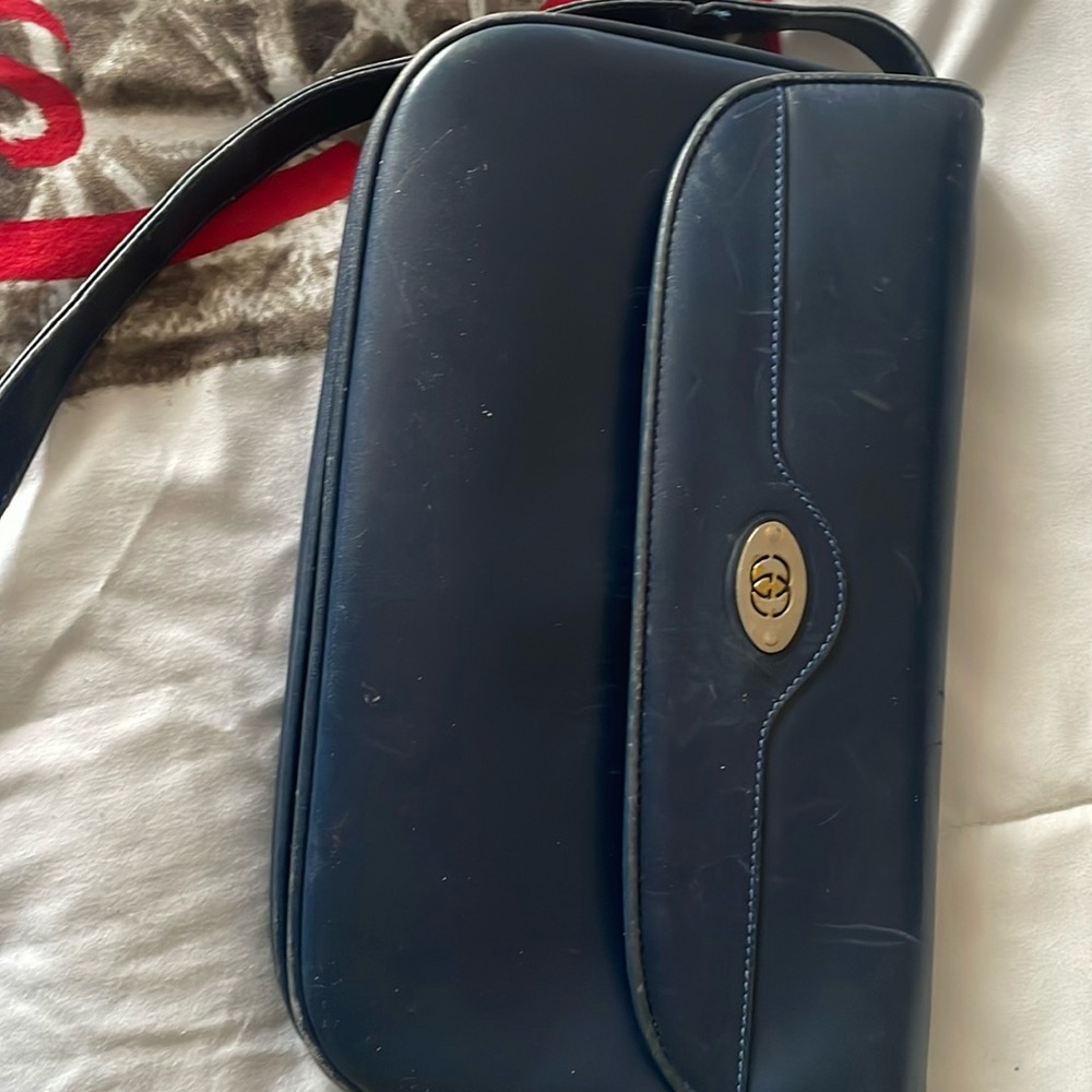 Gucci 1940 vintage color blue , you can see the the movie 1930